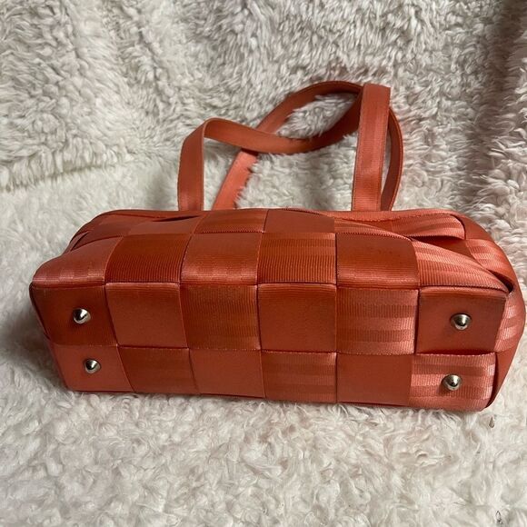 Harvey’s the original seatbelt bag orange baguette style shoulder bag. - Picture 7 of 13
